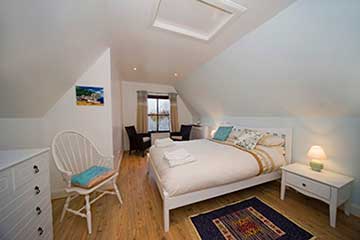 Boathouse Chalet - Bedroom